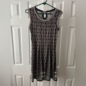 Women’s navy/red/tan dress, like new, size xs